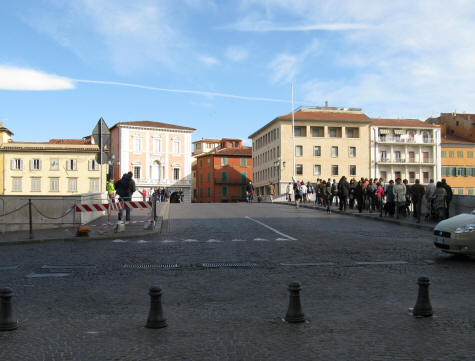 Ponte de Mezzo Bridge in Pisa Italy